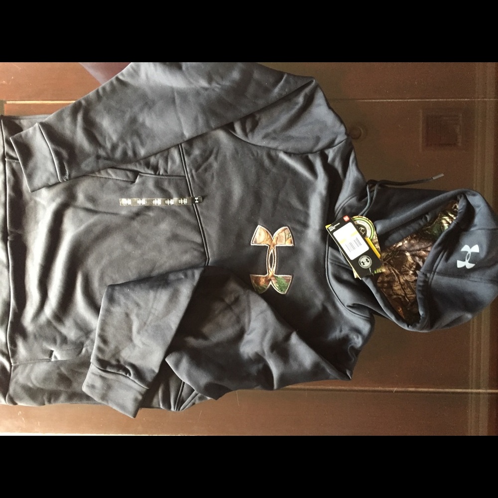 Men’s U/A hoodie